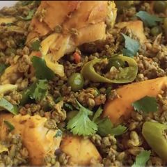 A picture of Suhanjana Chicken Matar.