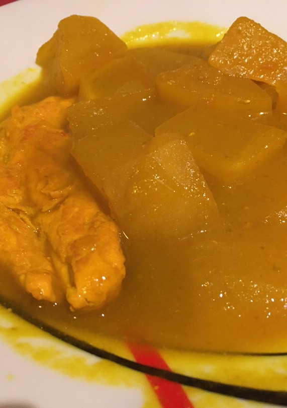 Una foto de Papas con pollo