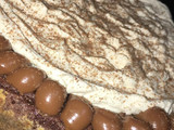 Brownie fácil con dulce de leche y crema