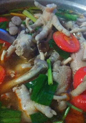 รูปของ ต้มยำตีนไก่ข้อไก่นุ่มๆเปื่อยๆ