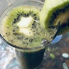 Chia seeda kiwi smoothie A picture of Chia seeda kiwi smoothie.
