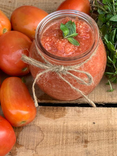 A picture of Tomato purée.