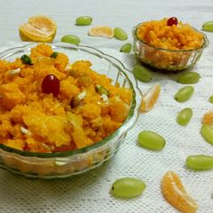 A picture of Orange sooji halwa.