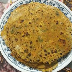 A picture of Vegetable Thepla.