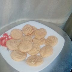 A picture of Homemade semolina cookies without oven.