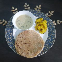 A picture of Vedmi Puranpoli.