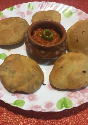 मटर कचौड़ी (matar kachodi recipe in Hindi) रेसिपी मुख्य फोटो