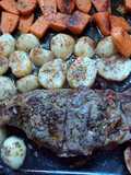 Pulpon asado al horno con papas y boniatos