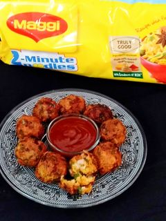 ম্যাগি ক্রিস্পি পকোড়া(Maggi crispy pakora recipe in bengali) রেসিপির প্রধান ছবি