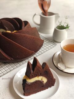 Foto resep Chocolate Cream Cheese Bundt Cake - 2 telur