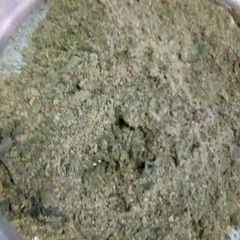 A picture of Curry leaves podi.