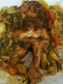 صورة لوصفة دجاج 🐔 بالخضار في الفرن