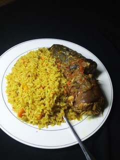 Fried rice & cat fish peppersoup ainihin hoton girkin