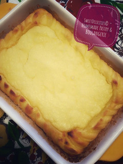 A picture of Super XL size ricotta cheese pie.