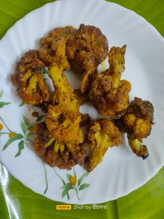 ফুলকপির ক্রিস্পি পকোড়া (fulkopir crispi pakoda recipe in bengali) রেসিপির প্রধান ছবি