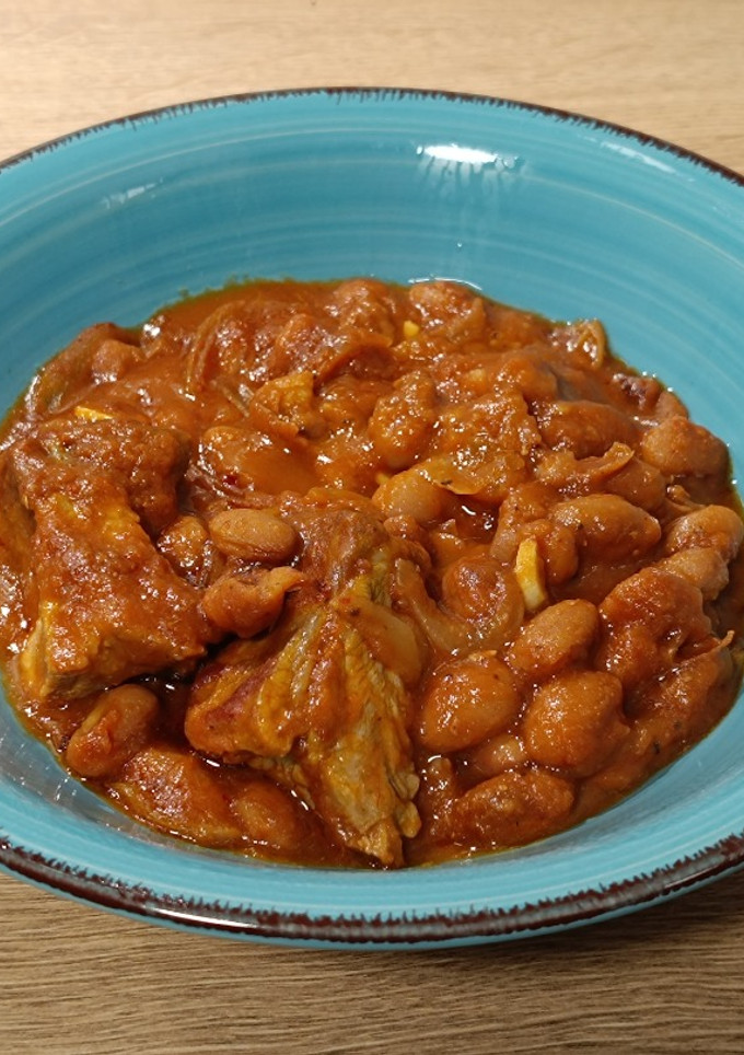 Una foto de Baked beans con costillas