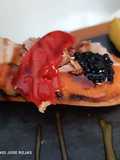 Pincho de melva con tomate aromatizado de albahaca