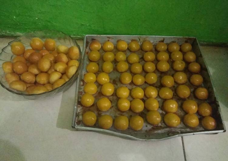 makanan Nastar selai nanas lumer n ngeprulllll buanget tapi uirit🤗🤗 Jadi, tidak cukup satu