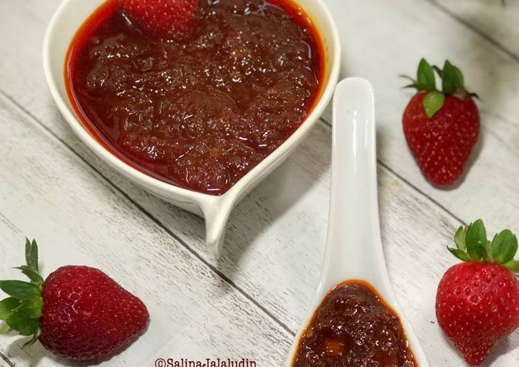 Sambal Strawberi Ikan Masin