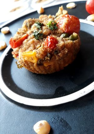A picture of Oats Semolina Savoury Muffins.