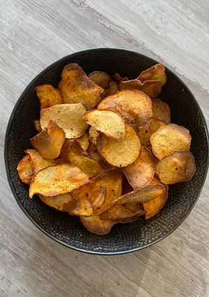 A picture of Homemade sweet potato chips | Air fryer.