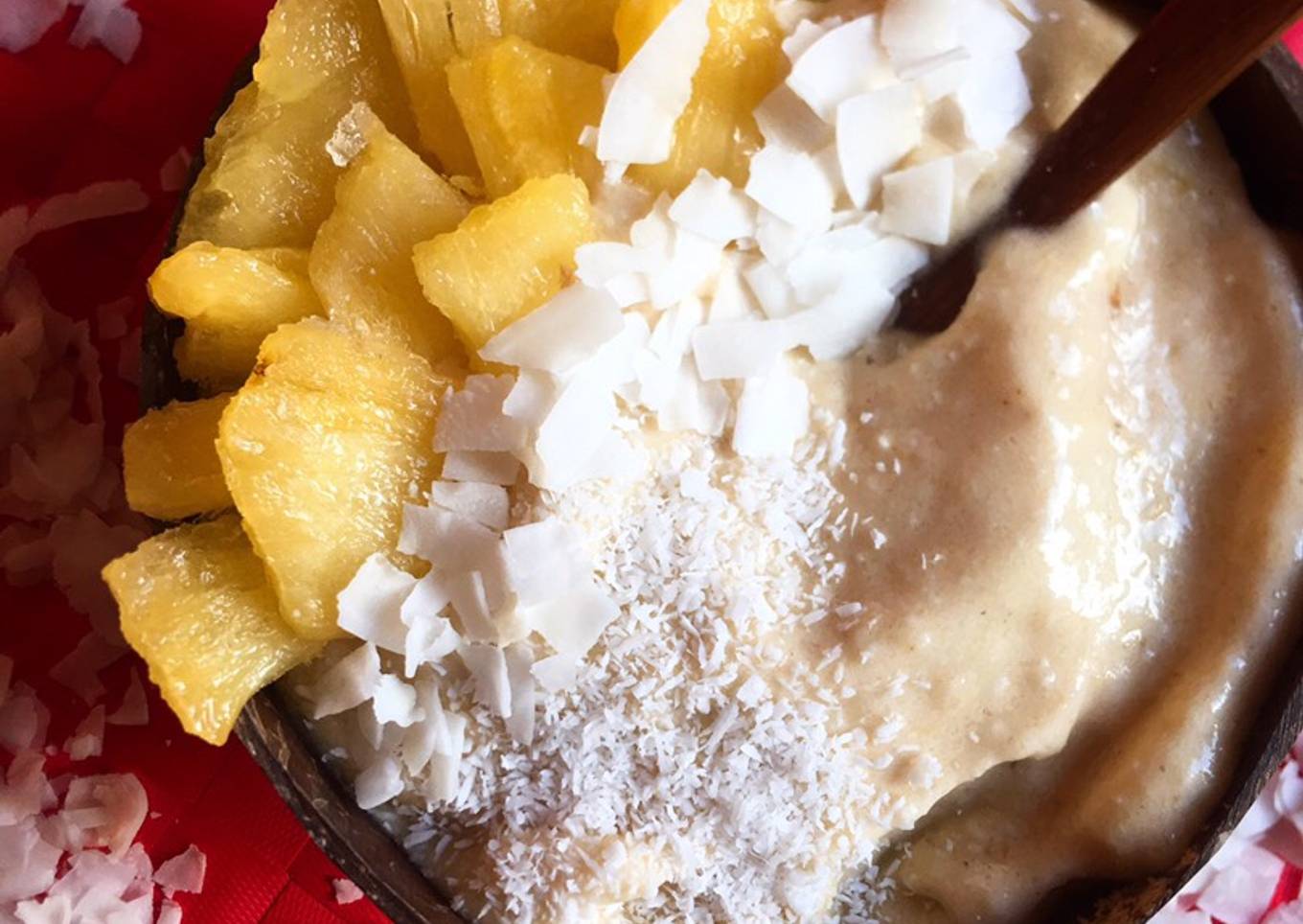 Smoothie bowl de piña colada