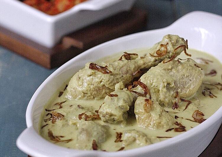 Langkah Mudah untuk Menyiapkan Opor Ayam #prRamadhan_masakbesar yang Lezat Sekali