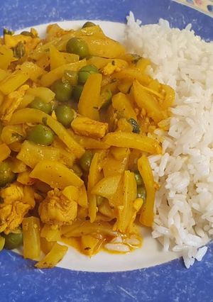 Una foto de Olluquito con pollo