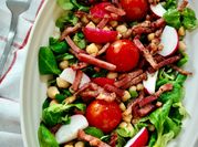 Una foto de saladas de trufa