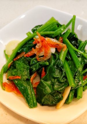菠菜炒櫻花蝦 的食譜成品照片