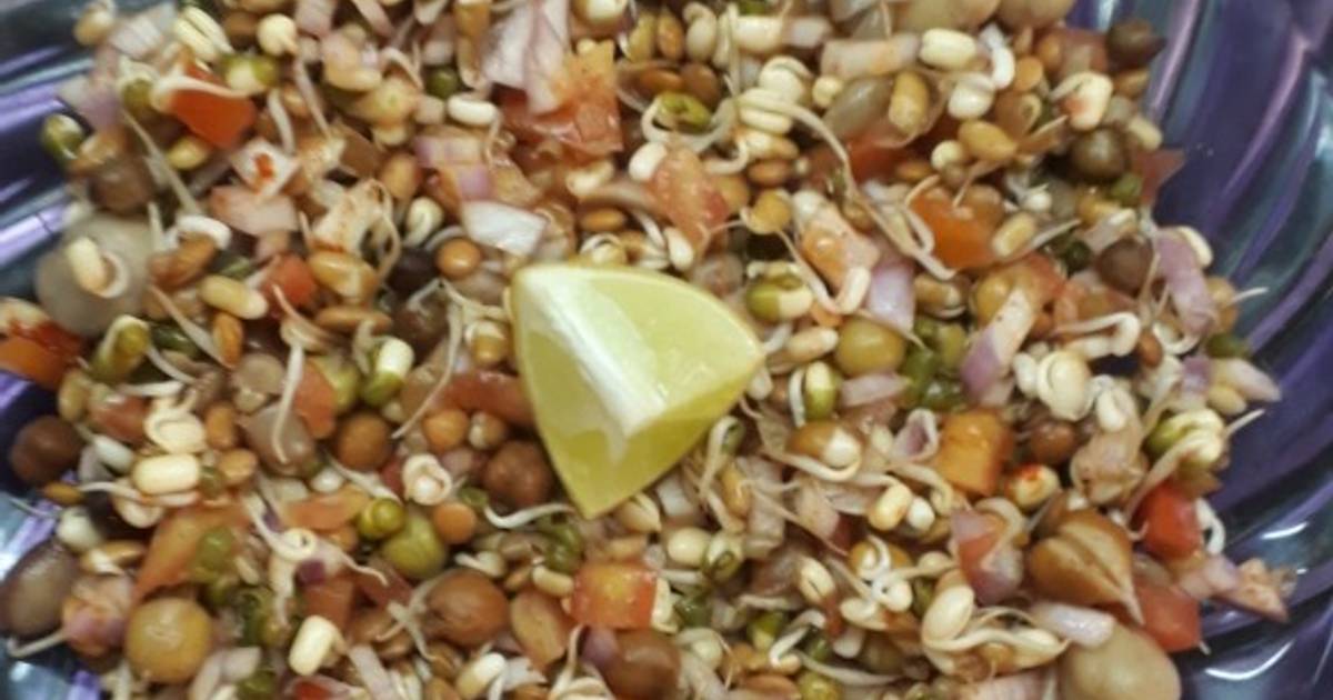 मिक्स स्प्राऊट्स सॅलड (mix sprouts salad recipe in marathi) रेसिपी
