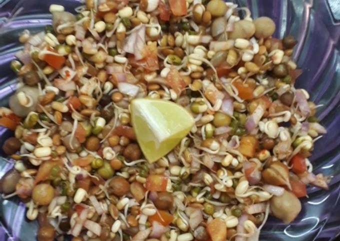 mix-sprouts-salad-recipe-in-marathi