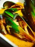 Mussels in white wine and garlic broth