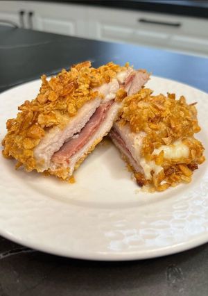 Una foto de Lomito crujiente con jamón y queso