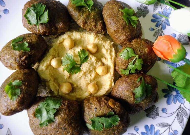 Simple Way to Make Homemade Chikpea Spinach Falafel with Hummus