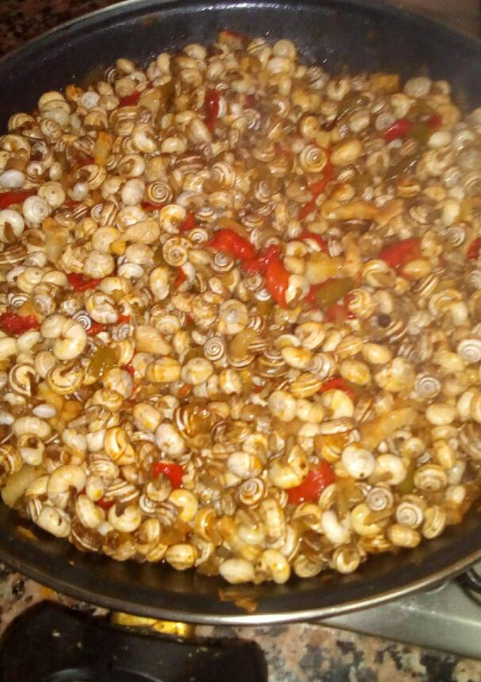 Una foto de Caracoles en salsa