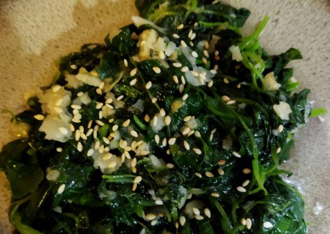 Bagaimana Membuat Salad bayam ala hanam*sa yang Bikin Ngiler