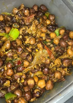 A picture of Masala chanye.