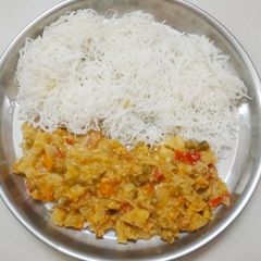 A picture of Idiyappam kurma.