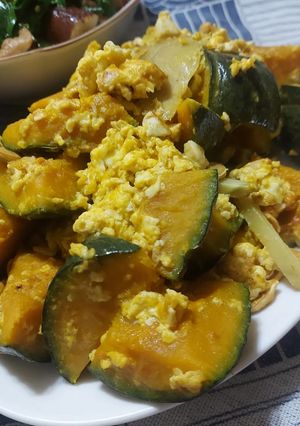 金沙蛋炒栗子南瓜 的食譜成品照片