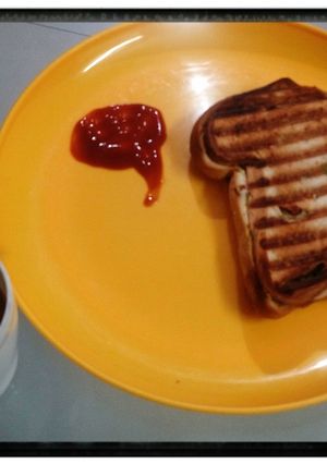 A picture of Mint  & sweet Chilli sauce grill sandwich.