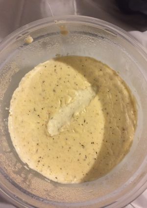 A picture of Alfredo sauce.