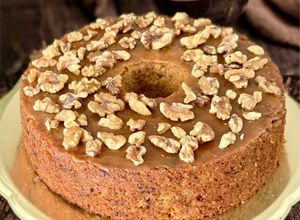 Foto di Ciambellone di Mele con Banana e Noci