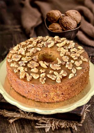 Foto di Ciambellone di Mele con Banana e Noci