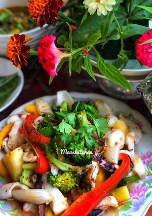 Hình của món Mực Xào Thập Cẩm.