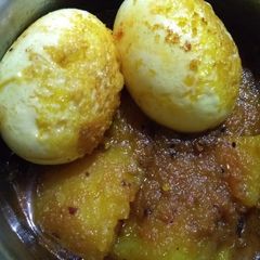 A picture of Egg curry.