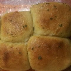 A picture of Mom's Turbo Dinner Rolls.
