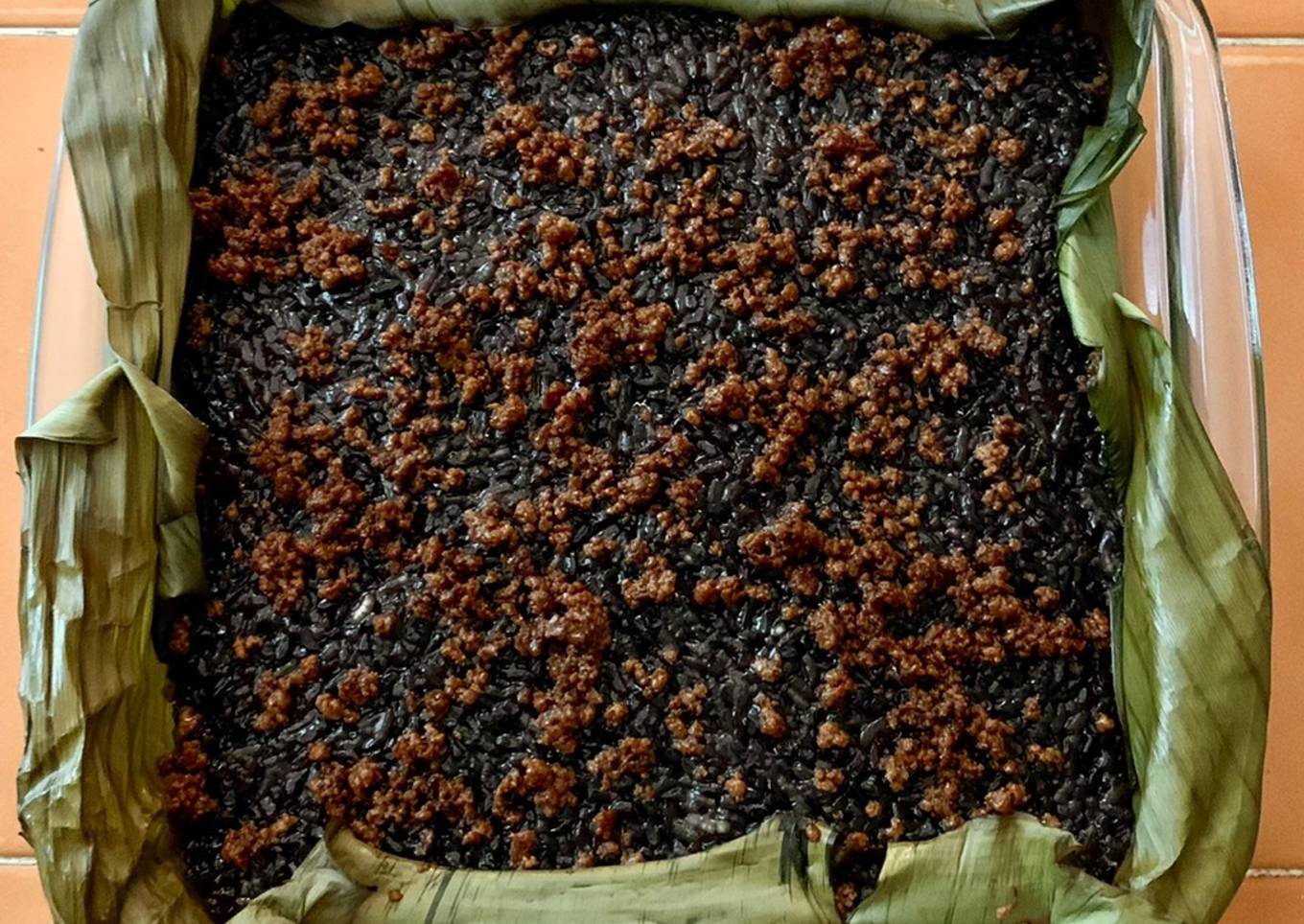 Biko na Pirurutong (Philippine Black Rice Cake)