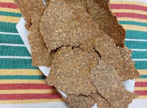 Una foto de Crackers de quinoa con semillas