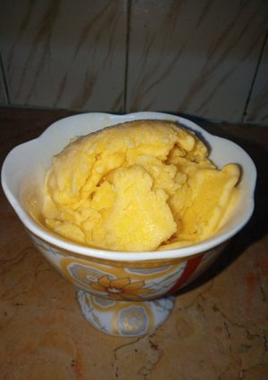 A picture of Mango ice cream.